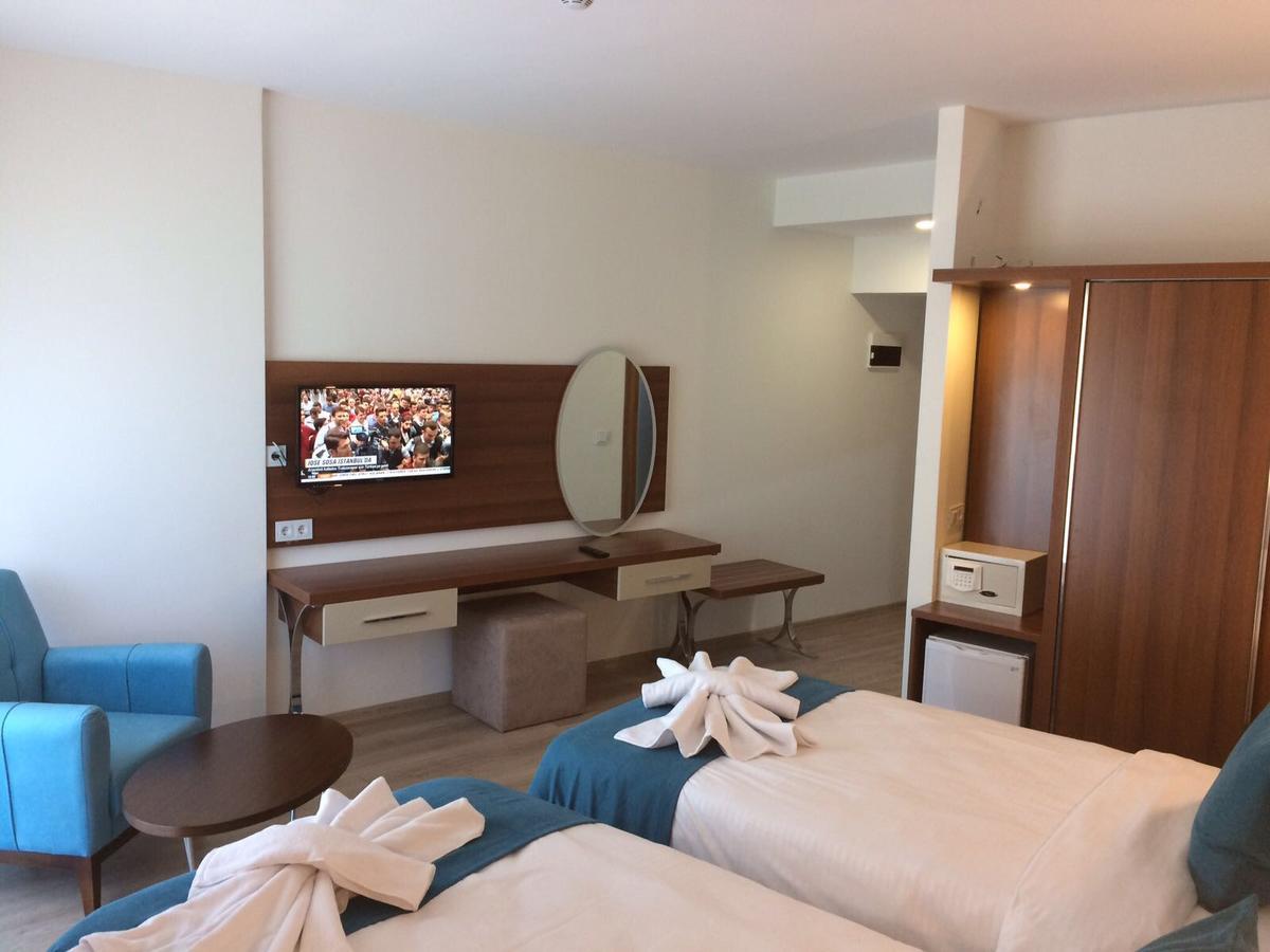 Black Forest Hotel Savsat Luaran gambar